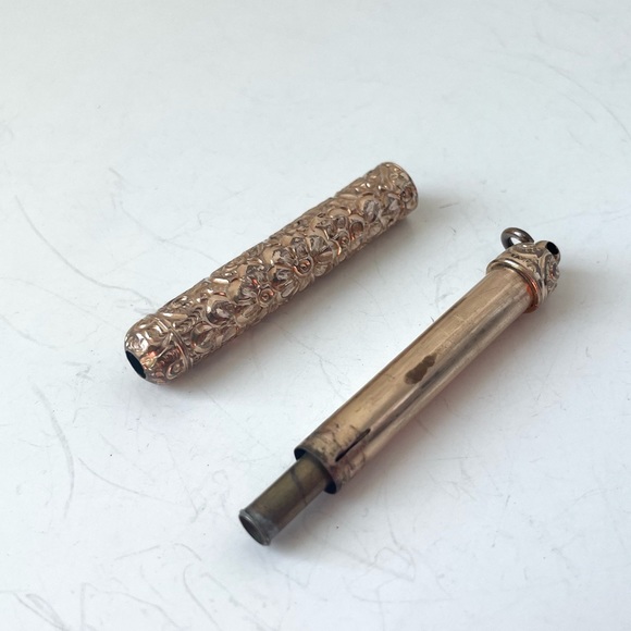Rare Antique Victorian Gold Plated Repoussé Mechanical Pencil - Picture 13 of 14